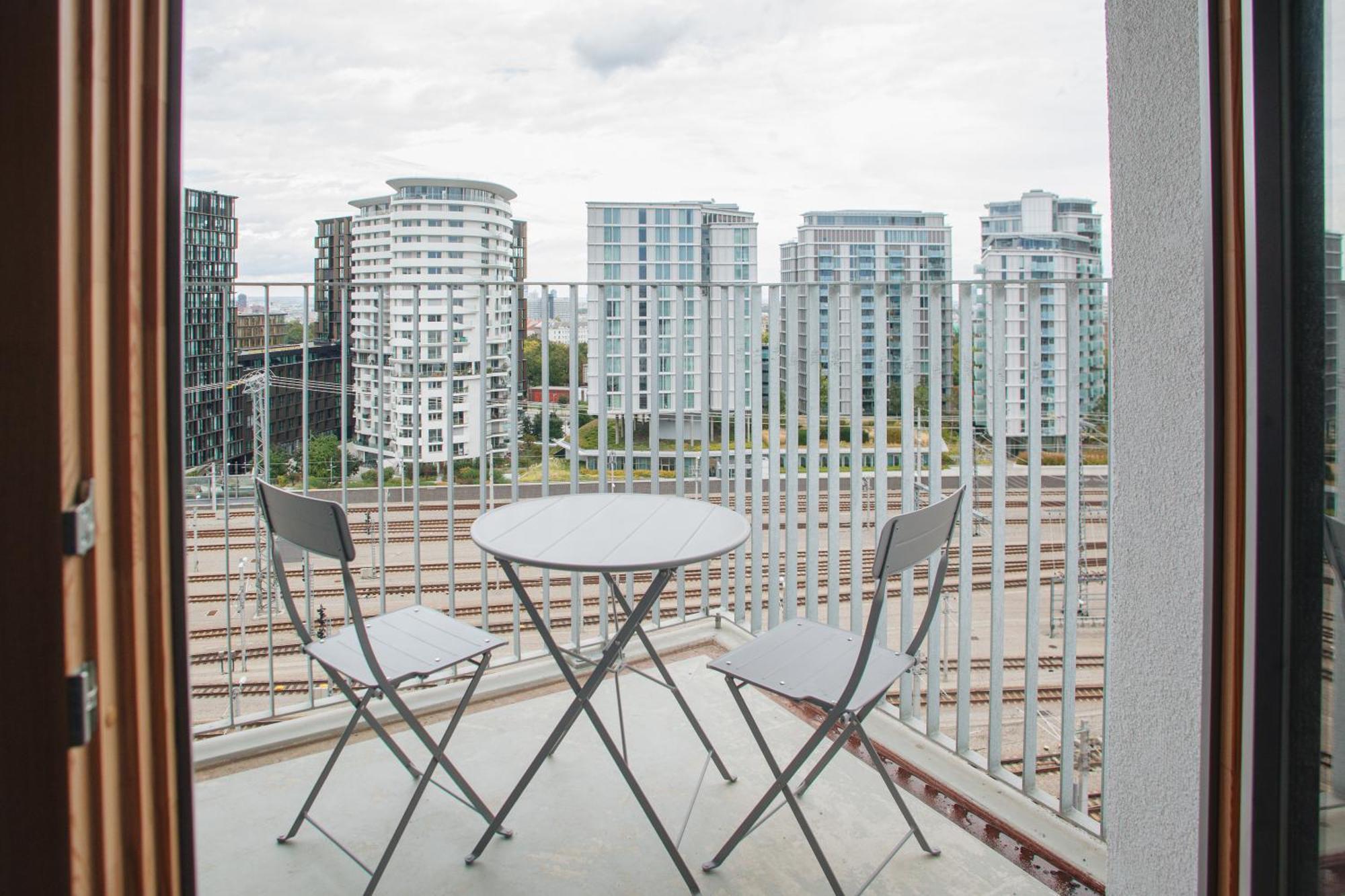 Decorous Cozy City View Suite เวียนนา ภายนอก รูปภาพ