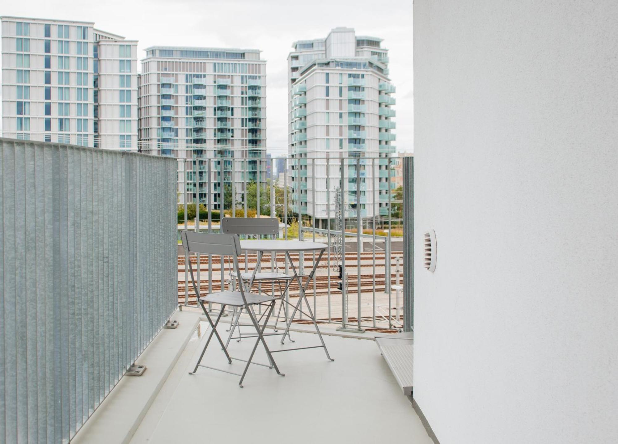 Decorous Cozy City View Suite เวียนนา ภายนอก รูปภาพ