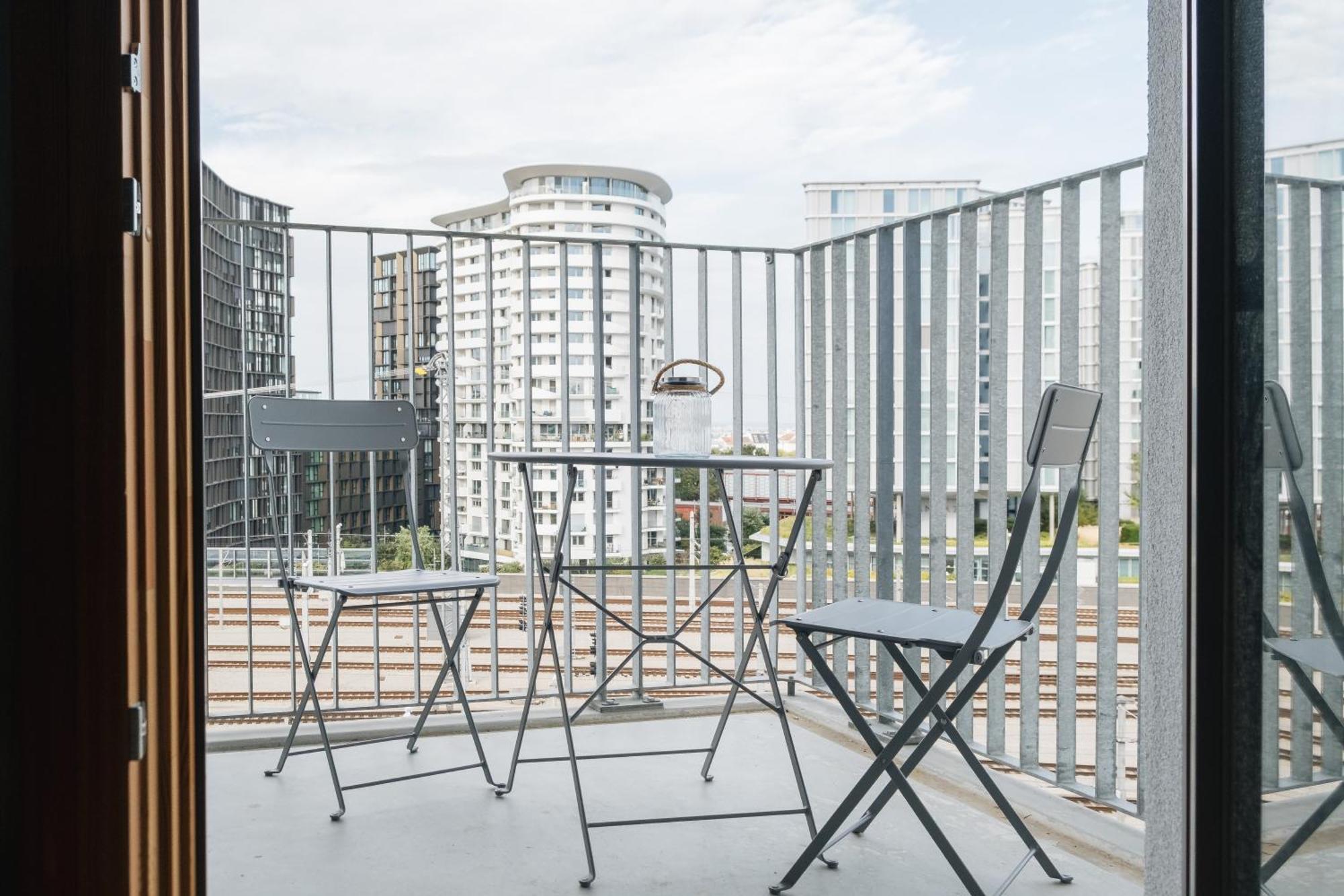 Decorous Cozy City View Suite เวียนนา ภายนอก รูปภาพ